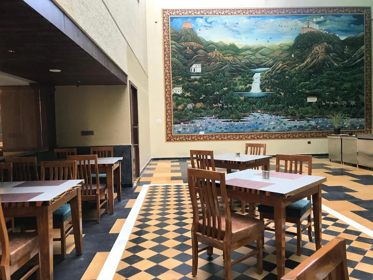 Hotel Howard Johnson By Wyndham Udaipur Roop Nagar